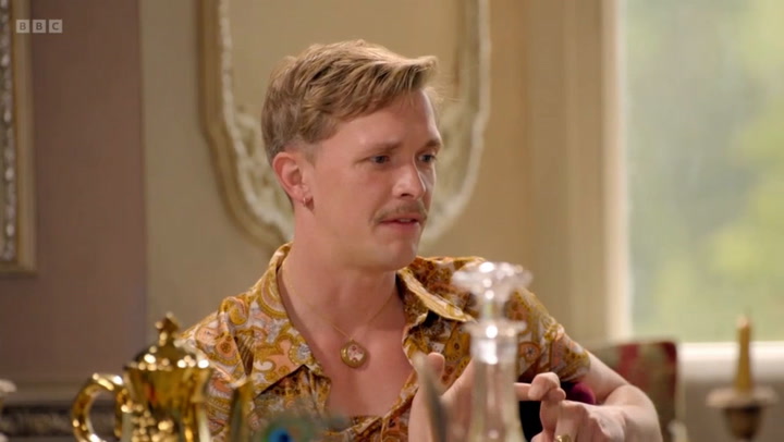 'Traitors' star Stephen 'puts on big boy pants' to attack Rachel