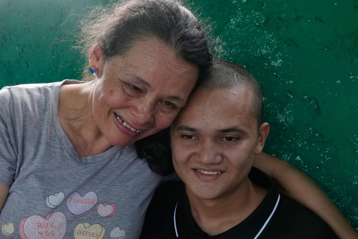 Venezuelan prisoner releases slow to enter third day