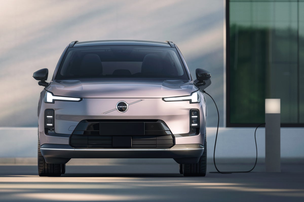 Volvo promises more plug-in hybrids while XC60 lives on