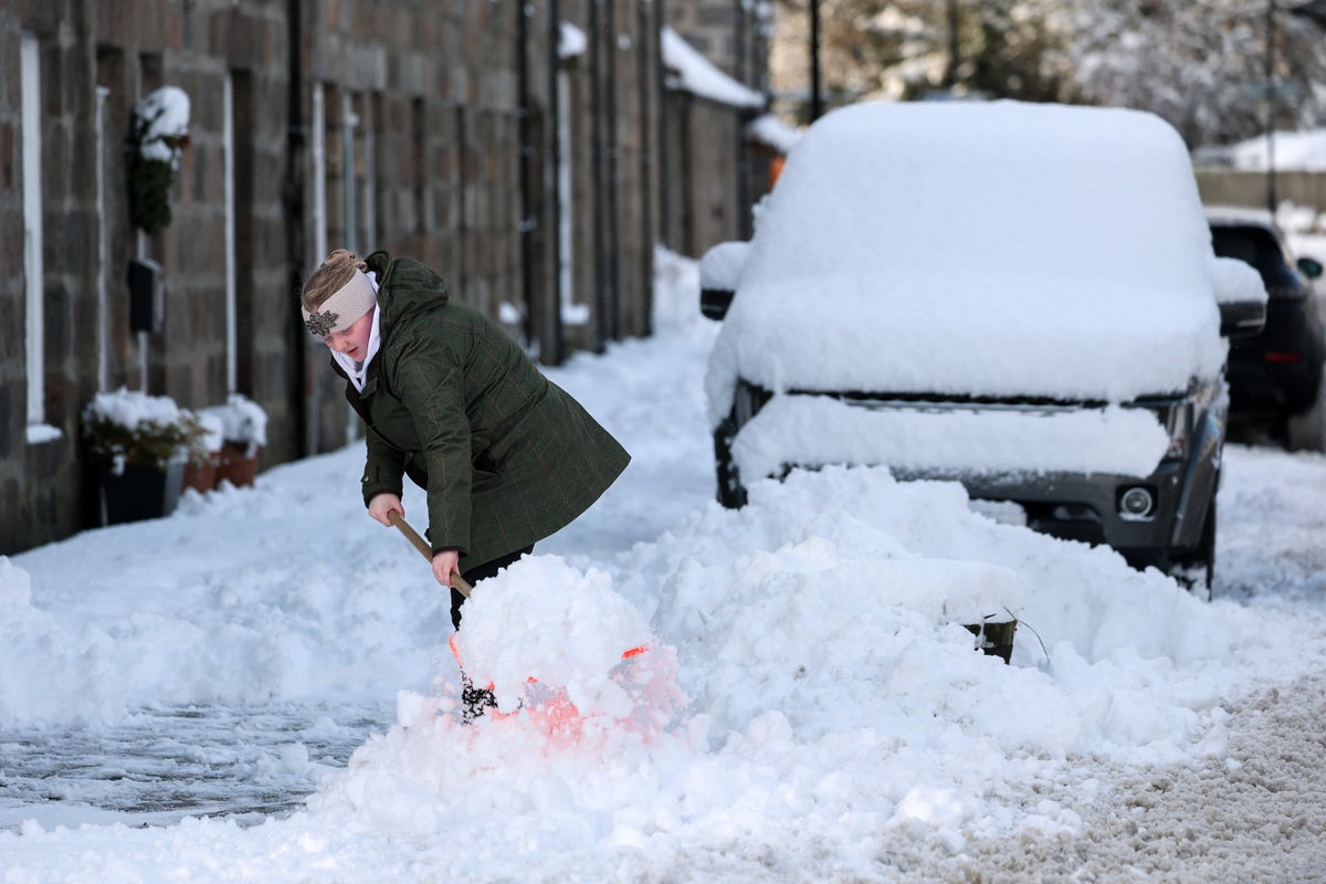 Who can apply for cold weather benefits as UK temperatures plummet?